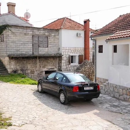 Seaside Holiday House Rogoznica - 5258 * רוגוזניצה